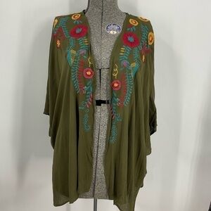 Umgee Embroidered open front top S/M